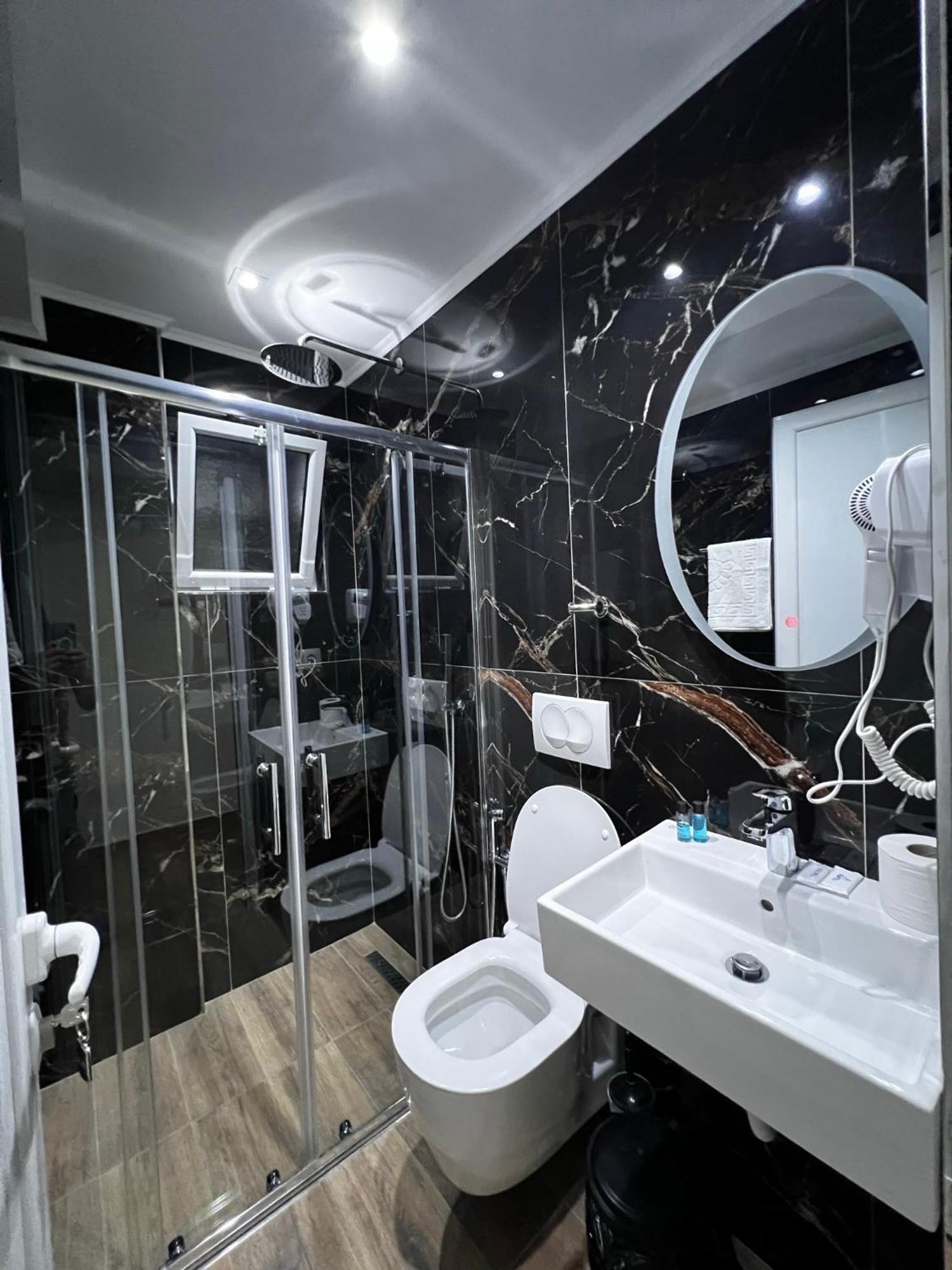 Apartamento The Gwen Sarandë Exterior foto