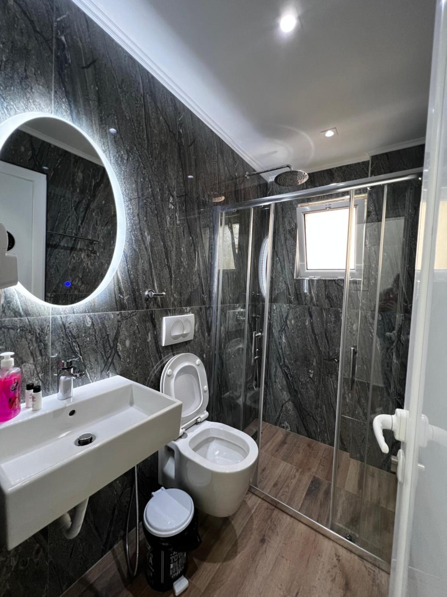 Apartamento The Gwen Sarandë Exterior foto