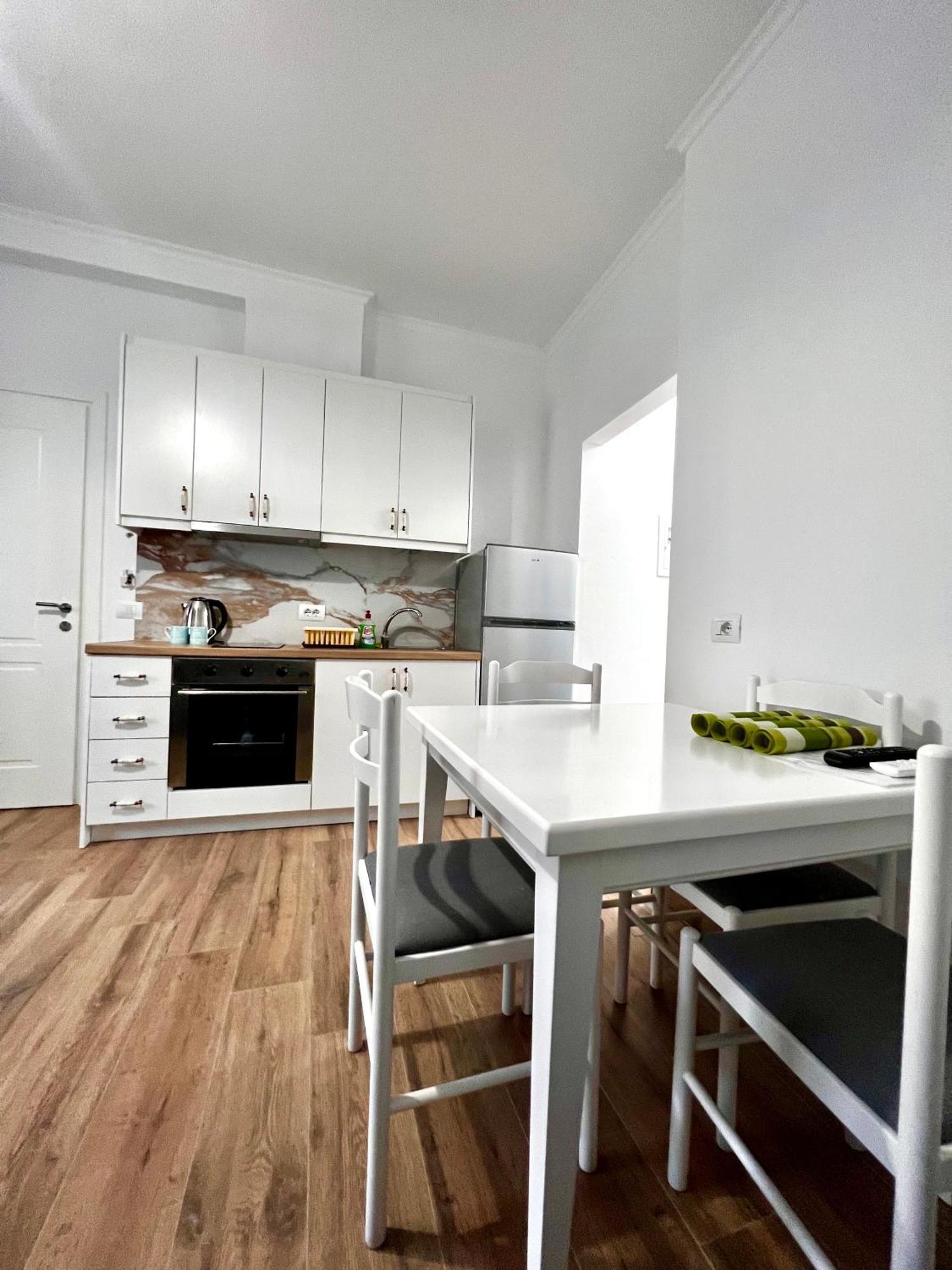 Apartamento The Gwen Sarandë Exterior foto