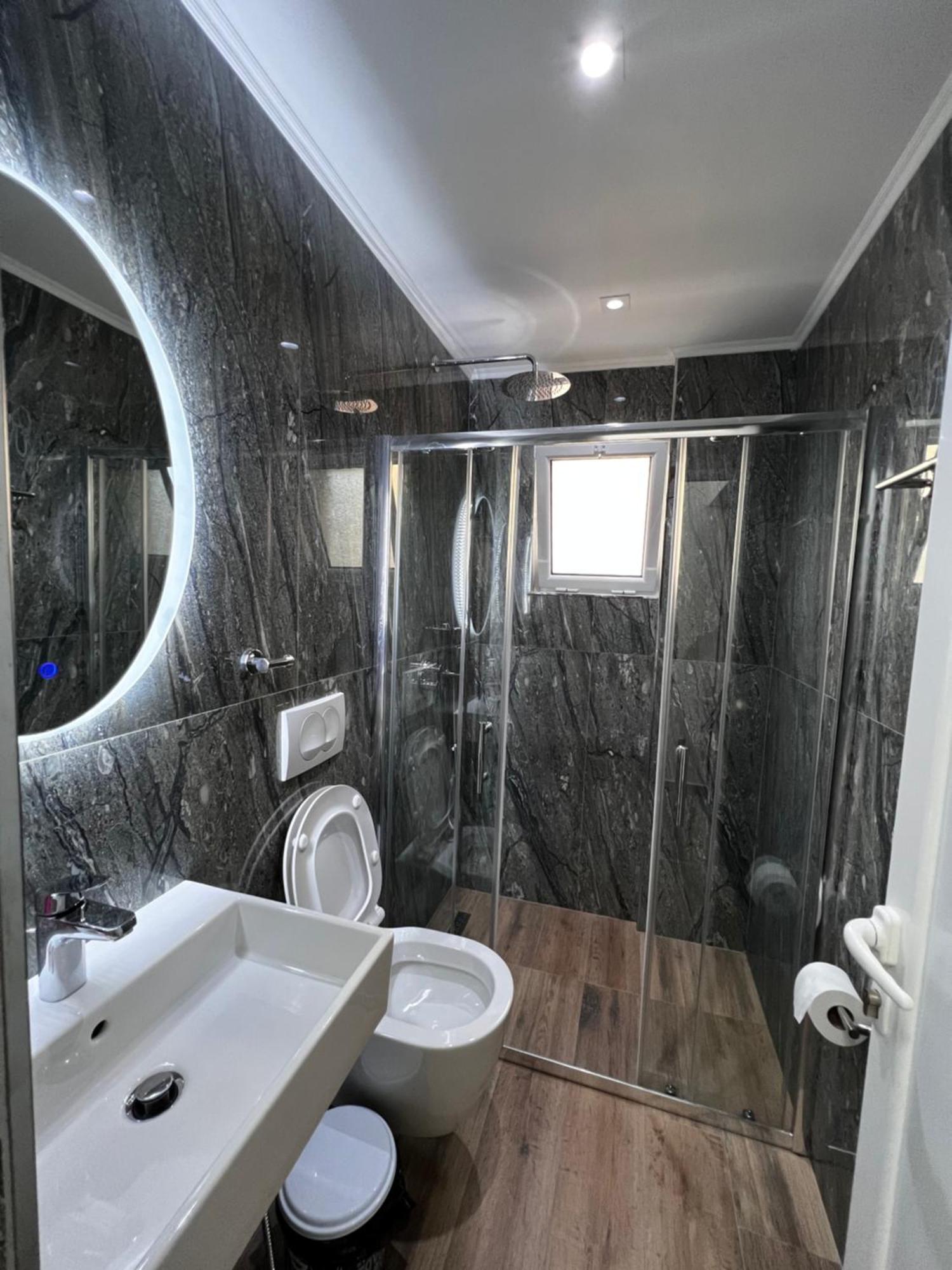 Apartamento The Gwen Sarandë Exterior foto